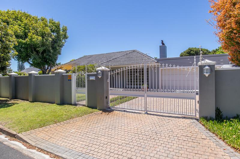 3 Bedroom Property for Sale in Bergvliet Western Cape